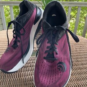 Topo Ultrafly Athletic Shoes with Breathable Mesh